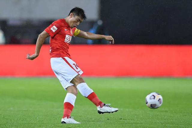 欧冠-哈兰德五子登科丁丁世界波 曼城7-0莱比锡
